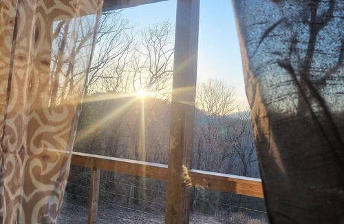 Smith River Ski Chalet | Peaceful chalet with AC in charming Stuart in Bull mountain near Philpott Lake