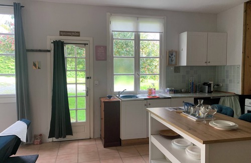Sourdeval Cottage | Peaceful, charming gîte in Normandy - pets welcome.
