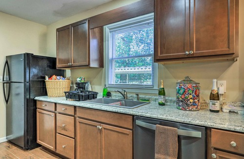 Columbus House | Peaceful Columbus Retreat w/Deck & Yard!