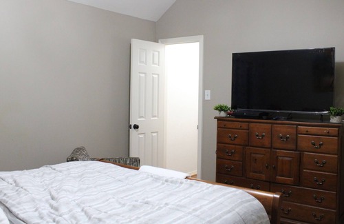 Alden Bridge House | Peaceful, comfortable room away from home with 2 bedrooms (1Q1F) &massage chair