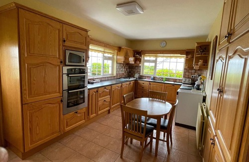 Caragh Cottage | Peaceful cottage off the Ring of Kerry on the Wild Atlantic Way with free Wi-Fi