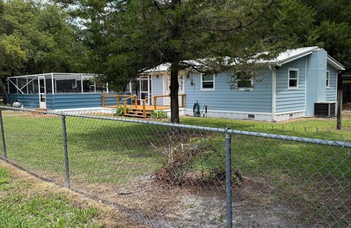 Fort McCoy House | PEACEFUL COTTAGE WITH SCREENED POOL UNDER THE OAKS IN THE OCALA NATIONAL FOREST!