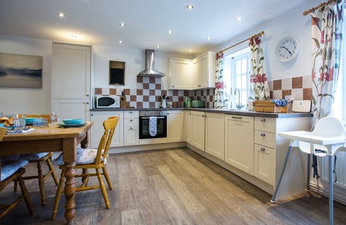 Lydney House | Peaceful country cottage with beautiful river views, family and dog friendly
