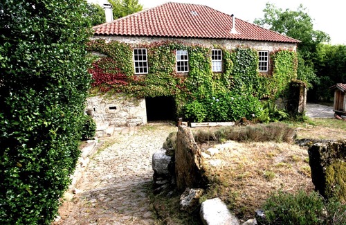 Romarigaes Cottage | Peaceful country cottage with pool