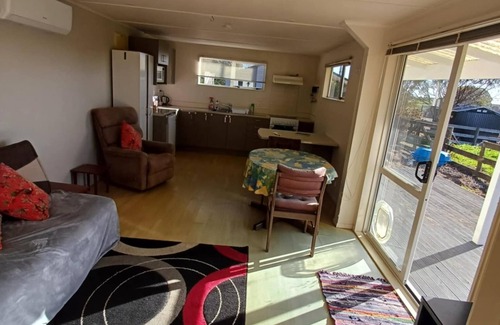 Hawera Bed & Breakfast | Peaceful country haven with full kitchen and a mountain view, just out of Hawera