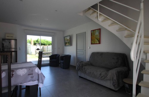 Le Mesnil Cottage | Peaceful country house with garden, near Cotentin beaches