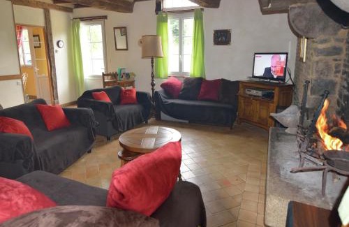 Isigny-le-Buat House | Peaceful Countryside Home