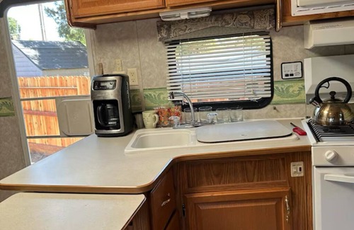 Ceres House | Peaceful/Cozy RV 4-Beds/Driveway for Parking