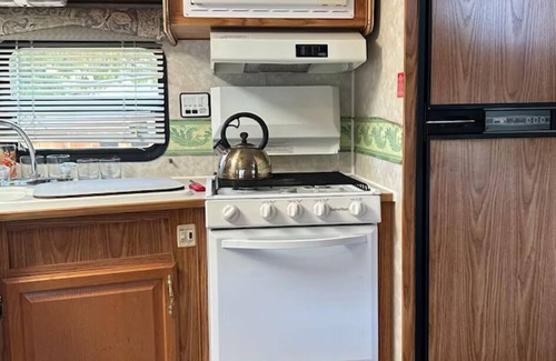 Ceres House | Peaceful/Cozy RV 4-Beds/Driveway for Parking