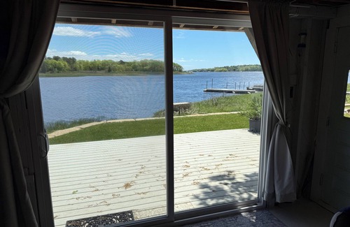 Weweantic Cottage | Peaceful Cozy Water Front Cottage. Step back in time and ENJOY