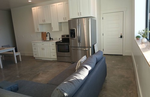 Spring City Apartment | Peaceful, cozy, with a pool! - sleeps 10-13 with stunning mountain views