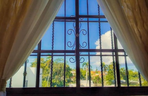 Barrio Las Yaguitas Villa | Peaceful culdesac orchid villa, pool, work ergo