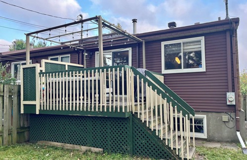 Laprairie House | Peaceful & Family-Friendly Long-Term Stay/3 bedrooms + backyard