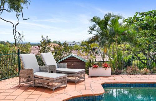 Bridgeman Downs Apartment | Peaceful Family Home: 4-Bed Pool Alfresco Dining