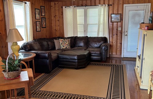 Mullins House | Peaceful Farm Getaway