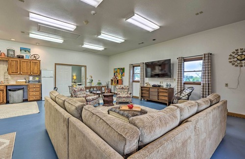 Fayetteville Cottage | Peaceful Fayetteville Getaway - Pets Welcome!