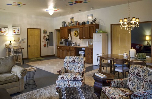 Fayetteville Cottage | Peaceful Fayetteville Getaway - Pets Welcome!