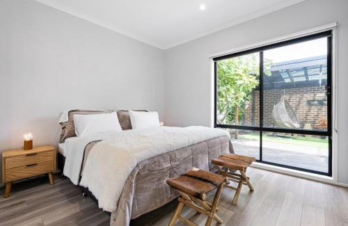 Point Cook House | Peaceful gem near Town Centre