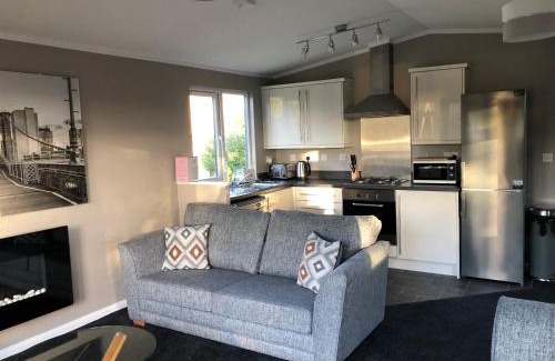 Sturton By Stow House | Peaceful Holiday Lodge with Hot Tub