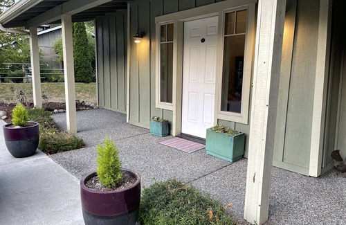 Adelma Beach House | Peaceful home away from home in the exquisite Pacific Northwest.