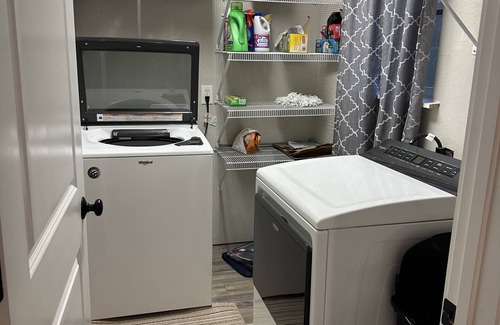 Milton House | Peaceful Home Away From Home! 20 minutes from the beach! Quiet neighborhood!