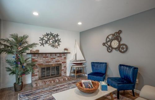 Marina House | Peaceful Home close to Monterey, Big Sur, Carmel STR25-22