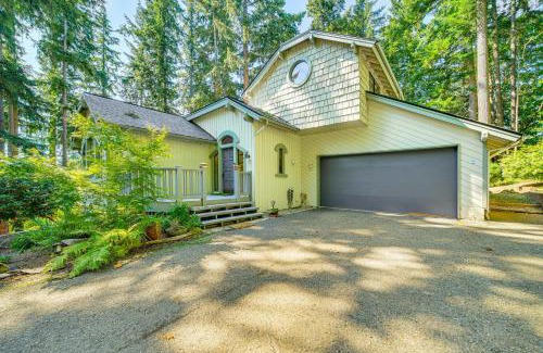 Sammamish House | Peaceful Home with Partial Lake Sammamish View!