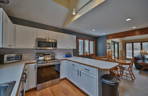 Pocono Pines House | PEACEFUL HOUSE - WALK TO LAKE NAOMI