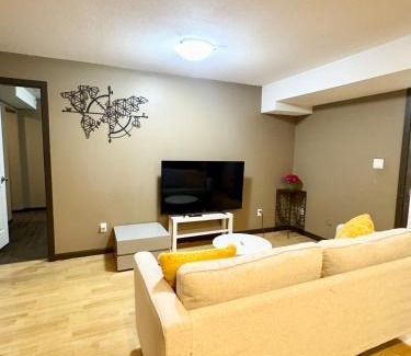 Southwest Gordon Estate House | Peaceful House with Backyard