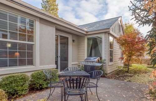 Century West House | Peaceful in the Parks