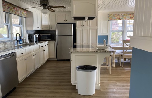Lake Waccamaw Cottage | Peaceful Lakefront Cottage