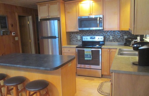 Bridgton Cottage | Peaceful Lakefront Cottage