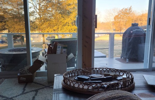 Lebanon House | Peaceful lakefront home 2BD/2BA with covered dock on Old Hickory Lake