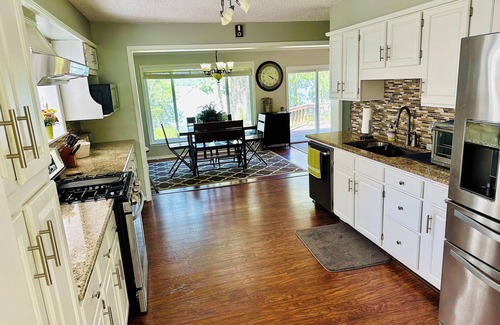 Wagoner House | Peaceful lakeside cabin minutes from a swimming beach and boat rental marina