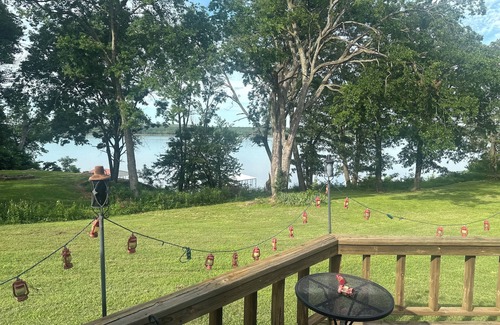 Wagoner House | Peaceful lakeside cabin minutes from a swimming beach and boat rental marina