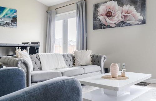 Avon House | Peaceful Modern Home near Avon