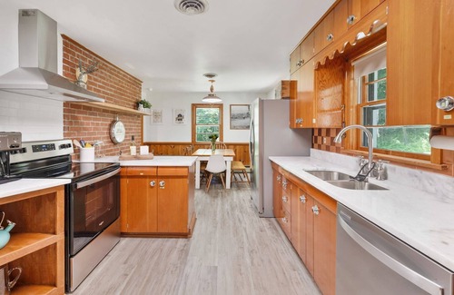 Bluemont Cabin | Peaceful Mountain Retreat Near Appalachian Trail, Wineries, Breweries and More
