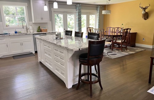 Mossy Oaks House | Peaceful Nature Retreat Centrally Located with Pool - Family-Friendly