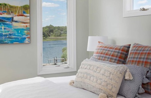 Snug Harbor House | Peaceful Oasis off Potters Pond