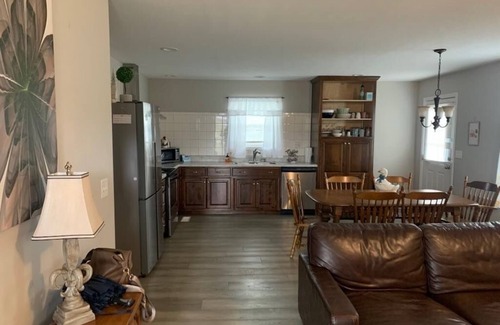 Cave City House | Peaceful private 3 BR new home near Mammoth Cave.