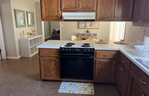 Valdosta House | Peaceful Private Home near Moody, Wild Adventures