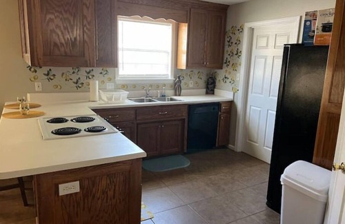 Valdosta House | Peaceful Private Home near Moody, Wild Adventures