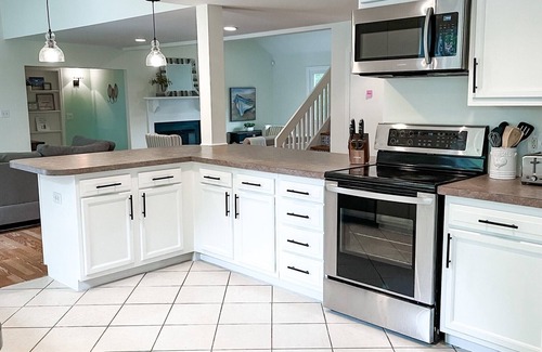 Myrtle Grove House | Peaceful private pool home dog friendly sleeps 8. large private lot fully fenced