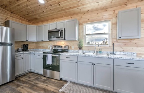 Robert Lee Cabin | Peaceful quite cabin to kick back, relax and recharge!