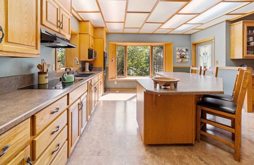 Ferintosh Cabin | Peaceful rural lakeside retreat