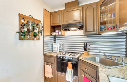 Red Bluff Cottage | Peaceful Ranch Getaway w/Deck in Red Bluff!