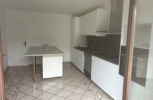 Chainaz-les-Frasses Villa | Peaceful Retreat Between Lake and Mountain: House Near Annecy and Aix-les-Bains
