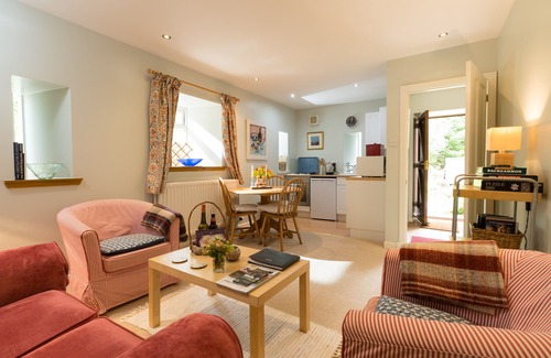 Alexandria Cottage | Peaceful relaxing cottages for 6 in stunning Loch Lomond setting - unique site.