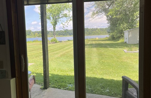 East Leroy House | Peaceful & Relaxing Battle Creek Lake House┃Kayaks, Paddle Boards & Fire Pit
