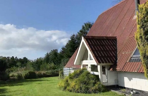 Gedsted House | Peaceful, renovated cottage by the fjord